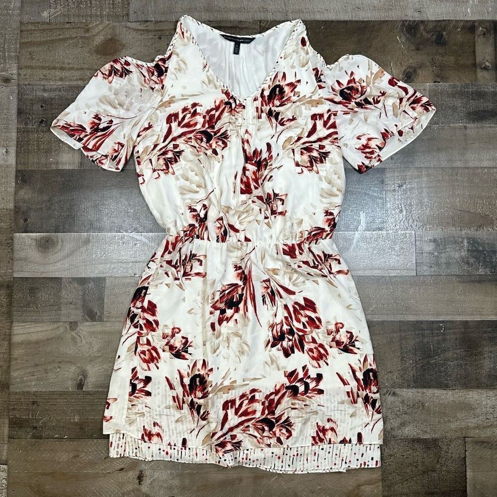 White House Black Market Women’s Size 6 Cold Shoulder Cinch Waist Dress Floral